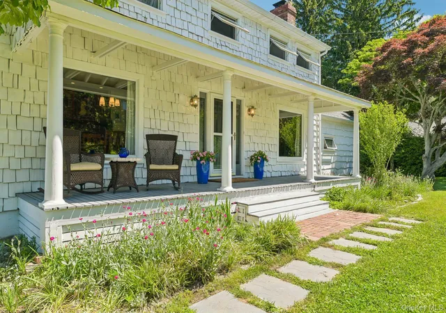 3rd image of 38 Conscience Cir, Setauket, NY 11733 | MLS# 1006820