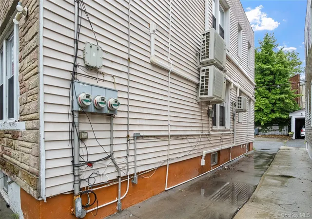 Photo 3 of Sale Pending at 536 Calhoun Ave #APT 2, Bronx, NY 10465 | MLS# 1006825 | Listing updated on 2026-09-29