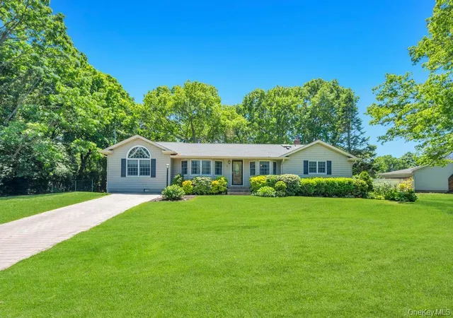 2nd image of 8 Camille Ln, Holbrook, NY 11741 | MLS# 1006895