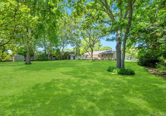 5th image of 8 Camille Ln, Holbrook, NY 11741 | MLS# 1006895