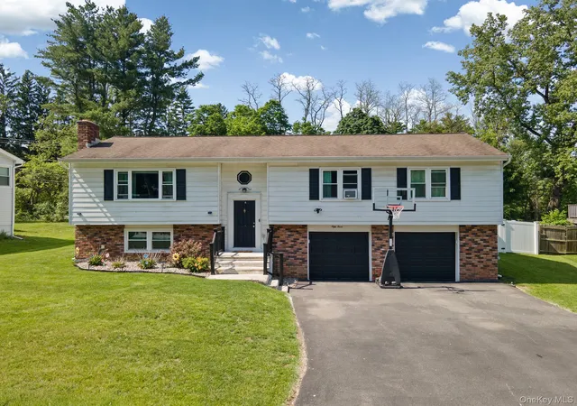 Homes for sale in Poughkeepsie, NY | 53 Carriage Hill Ln, Poughkeepsie, NY 12603 | MLS# 1006899