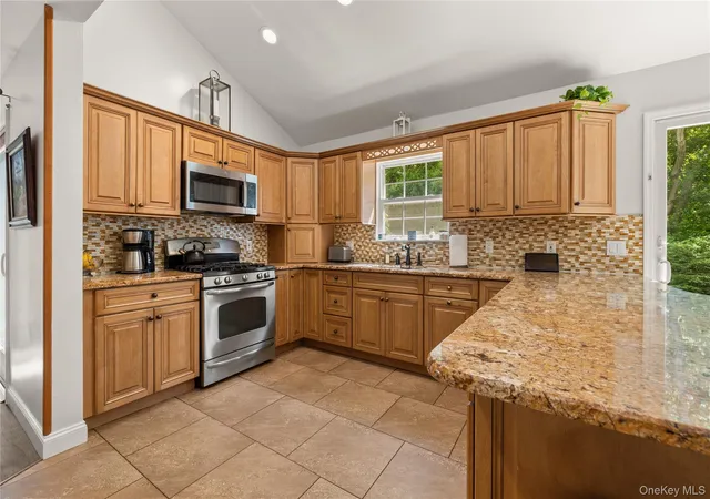 2nd image of 634 Myrtle Ave, West Islip, NY 11795 | MLS# 1006928