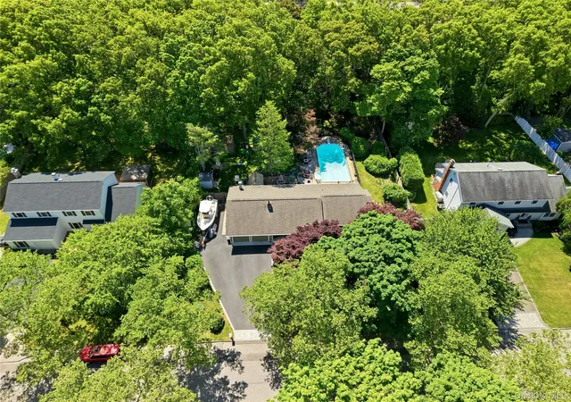 18th image of 65 Patricia Ln, Brookhaven, NY 11720 | MLS# 1006929