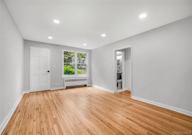 5th image of 16 Gln Keith Rd, Glen Cove, NY 11542