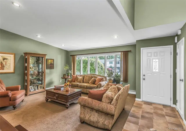 3rd image of 5 Simpson Dr, Oyster Bay, NY 11804 | MLS# 1006935