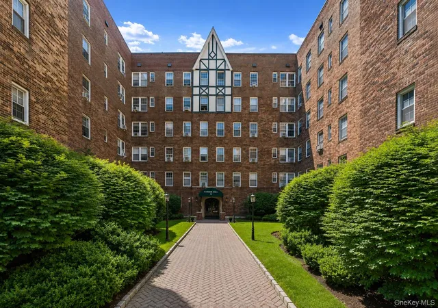 1st image of 25 Parkview Ave #2E, Yonkers, NY 10708 | MLS# 1006936