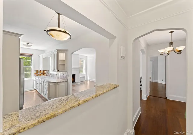 2nd image of 25 Parkview Ave #2E, Yonkers, NY 10708 | MLS# 1006936