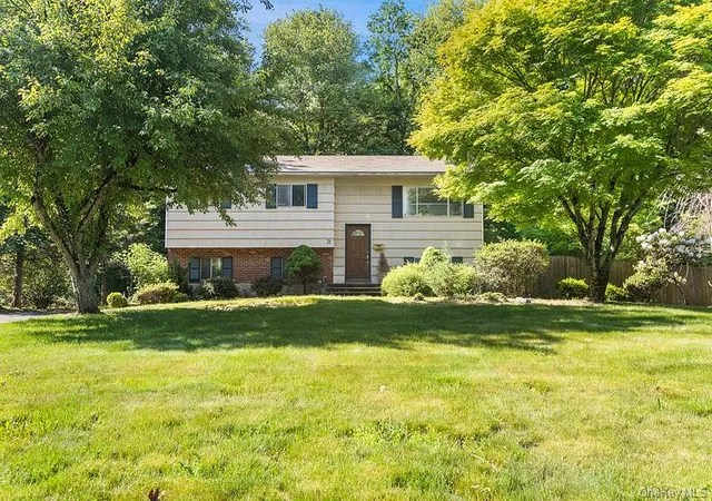 Homes for sale in Clarkstown, NY | 31 Amarillo Dr, Clarkstown, NY 10954 | MLS# 1006947