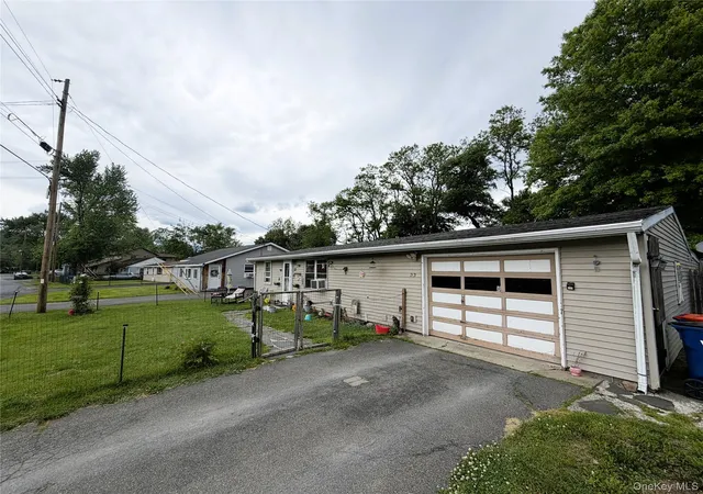 Homes for sale in Saugerties, NY | 33 Plattekill Dr, Saugerties, NY 12456 | MLS# 1006950