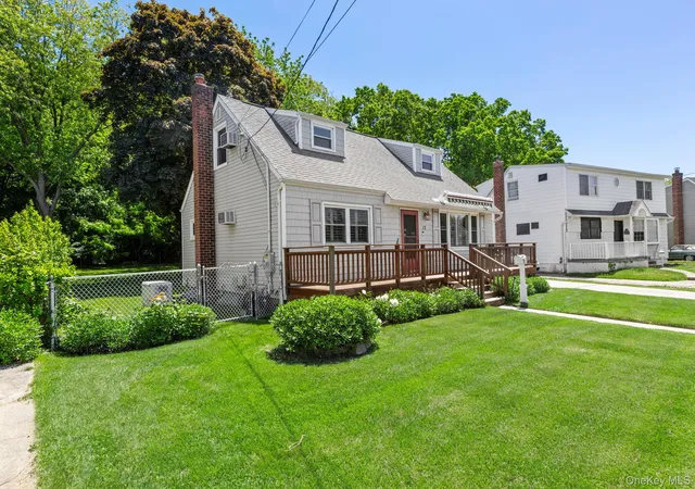 2nd image of 12 Leslie Ln, Massapequa, NY 11758 | MLS# 1006962