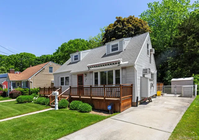 3rd image of 12 Leslie Ln, Massapequa, NY 11758 | MLS# 1006962