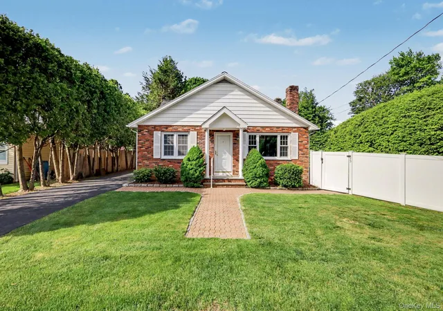 2nd image of 13 Dellworth Dr, Somers, NY 10598 | MLS# 1006989
