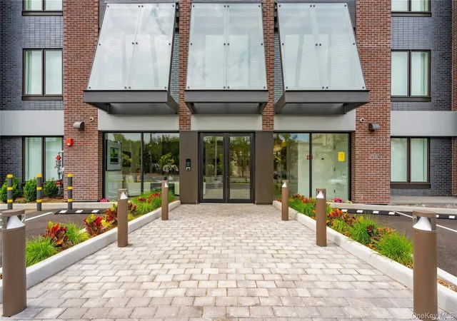 Homes for sale in North Hempstead, NY | 218 Middle Neck Rd #213, North Hempstead, NY 11021 | MLS# 1007004