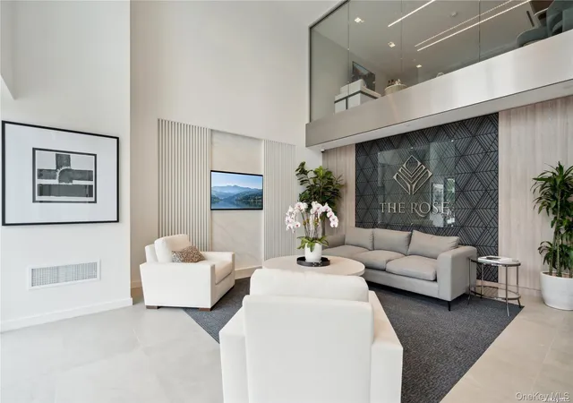 5th image of 218 Middle Neck Rd #213, North Hempstead, NY 11021 | MLS# 1007004