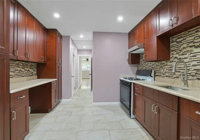 Homes for sale in Clarkstown, NY | 17 Quaspeak Rd, Clarkstown, NY 10920 | MLS# 1007035