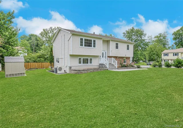 Homes for sale in Clarkstown, NY | 17 Quaspeak Rd, Clarkstown, NY 10920 | MLS# 1007035