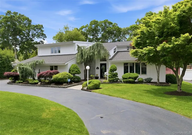 2nd image of 16 Wildwood Ct, Islip, NY 11730 | MLS# 1007043
