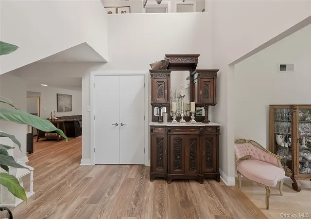 4th image of 16 Wildwood Ct, Islip, NY 11730 | MLS# 1007043