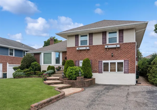 3rd image of 3962 Hahn Ave, Hempstead, NY 11714 | MLS# 1007049