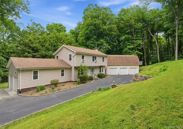 Photo 2 of Single family home for sale at 186 High Ridge Rd, Pound Ridge, NY 10576 | MLS# 1007052 | Listing updated on 2026-09-30