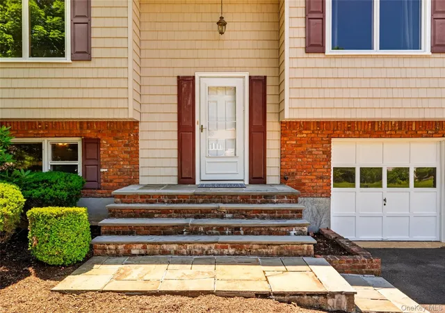 Homes for sale in Clarkstown, NY | 81 Poplar St, Clarkstown, NY 10954 | MLS# 1007069