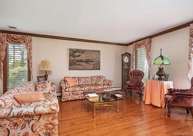 5th image of 251 Baird Ct, Woodbury, NY 11797 | MLS# 1007122