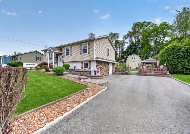 2nd image of 46 Camelot Rd, Poughkeepsie, NY 12601 | MLS# 1007141