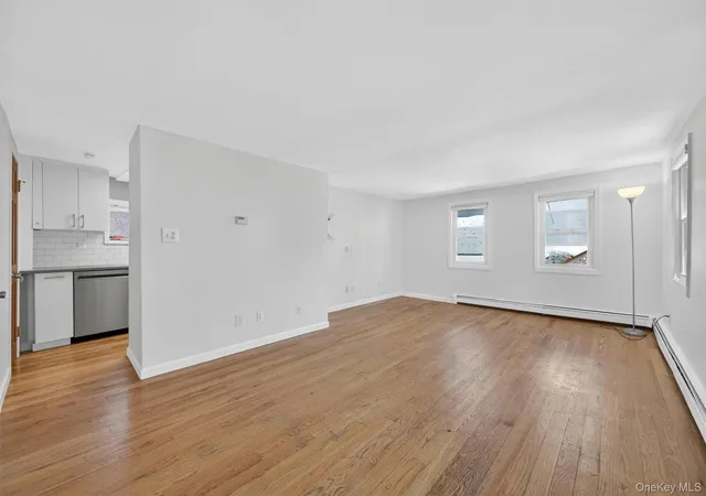 Photo 3 of Single family home for sale at 190 1/2 Grand St, Croton On Hudson, NY 10520 | MLS# 1007145 | Listing updated on 2026-10-11