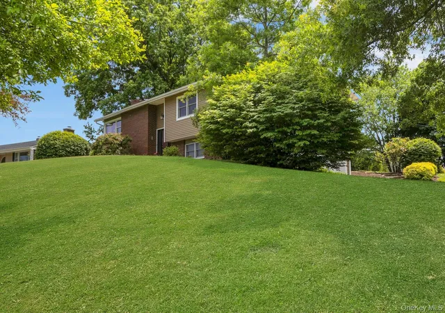 Homes for sale in Hamptonburgh, NY | 18 Hickory Dr, Hamptonburgh, NY 10916 | MLS# 1007150