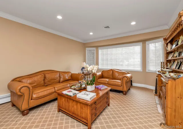 5th image of 2114 Donna Dr, Hempstead, NY 11566 | MLS# 1007166
