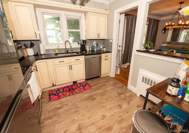 5th image of 23 Martin Rd S, Oyster Bay, NY 11714 | MLS# 1007172