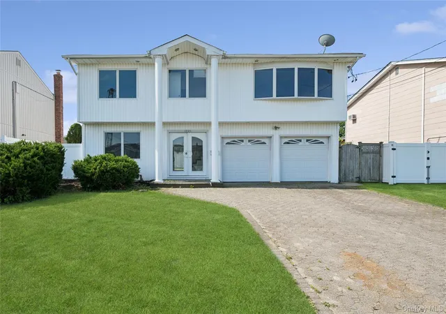 Photo 2 of Single family home for sale at 2625 Riverside Dr, Hempstead, NY 11793 | MLS# 1007174 | Listing updated on 2026-09-02