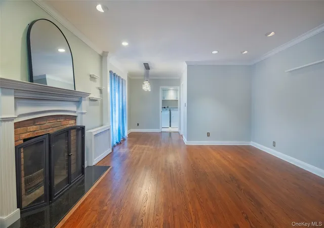 2nd image of 172 Hillside Ave, North Hempstead, NY 11030 | MLS# 1007175