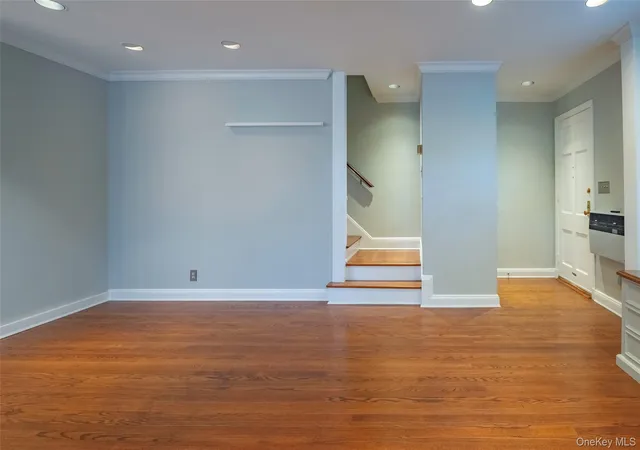 3rd image of 172 Hillside Ave, North Hempstead, NY 11030 | MLS# 1007175