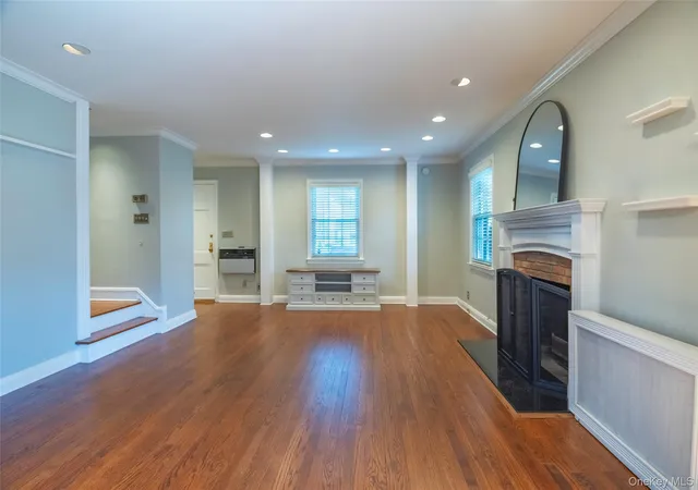 5th image of 172 Hillside Ave, North Hempstead, NY 11030 | MLS# 1007175