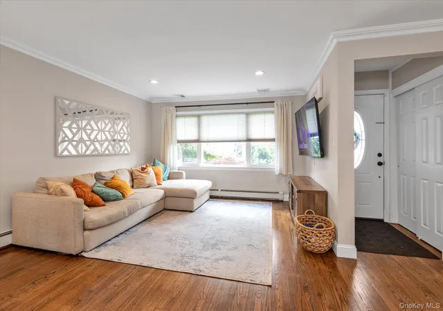 Photo 3 of Sale Pending at 3727 Regent Ln, Wantagh, NY 11793 | MLS# 1007177 | Listing updated on 2026-06-16