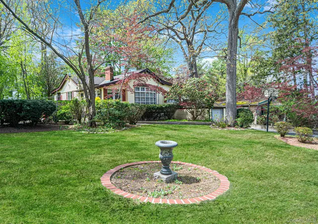 3rd image of 18 Houghton Blvd, Brookhaven, NY 11790 | MLS# 1007178