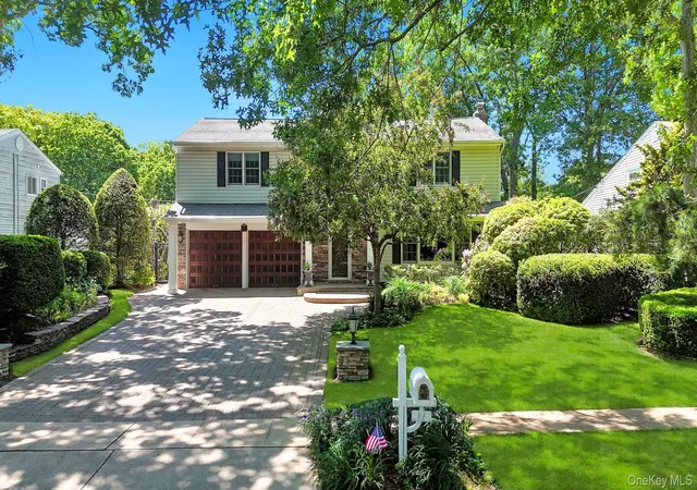 4th image of 14 Kristi Ln, Lake Grove, NY 11755 | MLS# 1007184