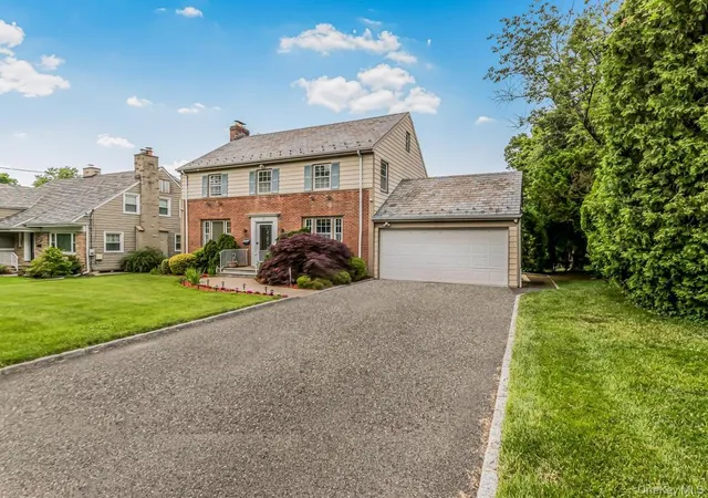 3rd image of 129 Jackson Ave, Pelham, NY 10803 | MLS# 1007189