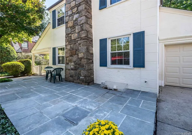 3rd image of 109 Chase Rd, North Hempstead, NY 11030 | MLS# 1007190