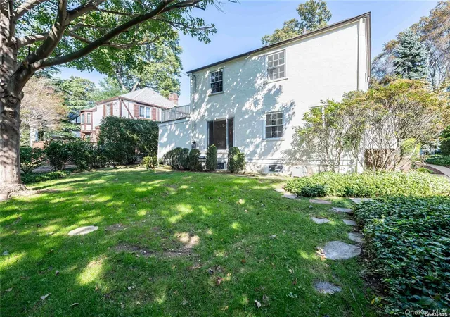 5th image of 109 Chase Rd, North Hempstead, NY 11030 | MLS# 1007190