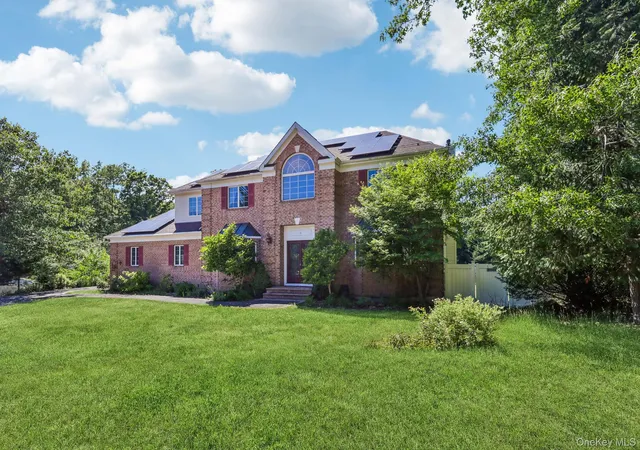 1st image of 4 Penn Ct, East Setauket, NY 11733 | MLS# 1007197