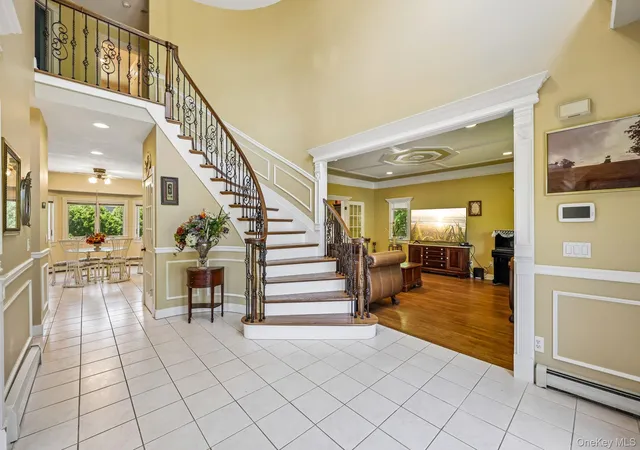 2nd image of 4 Penn Ct, East Setauket, NY 11733 | MLS# 1007197
