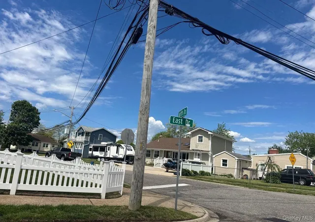 4th image of 265 East Dr, Copiague, NY 11726 | MLS# 1007222