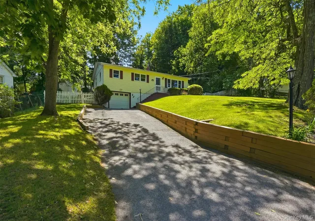 3rd image of 30 Olympus Rd, Woodbury, NY 10930 | MLS# 1007229