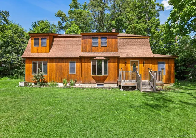 Homes for sale in Warwick (town), NY | 17 Hillside Rd, Warwick (town), NY 10925 | MLS# 1007232