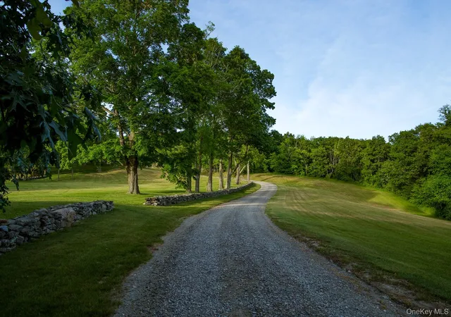 2nd image of 129 West Meadow Ln, Millbrook, NY 12545 | MLS# 1007235