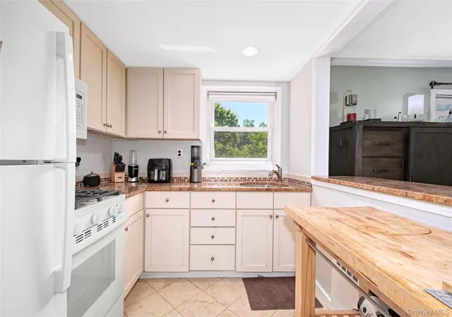 Homes for sale in Greenburgh, NY | 320 S Broadway #M12, Greenburgh, NY 10591 | MLS# 1007246