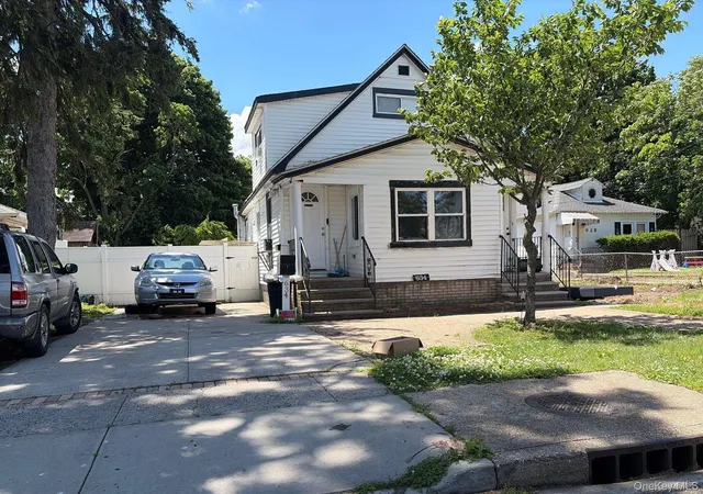 2nd image of 634 Hillside Ct, Hempstead, NY 11553 | MLS# 1007254