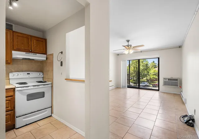 4th image of 115 Dehaven Dr, Yonkers, NY 10703